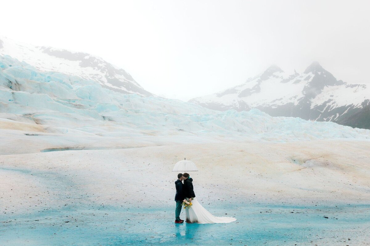 elope-in-minnesota-300