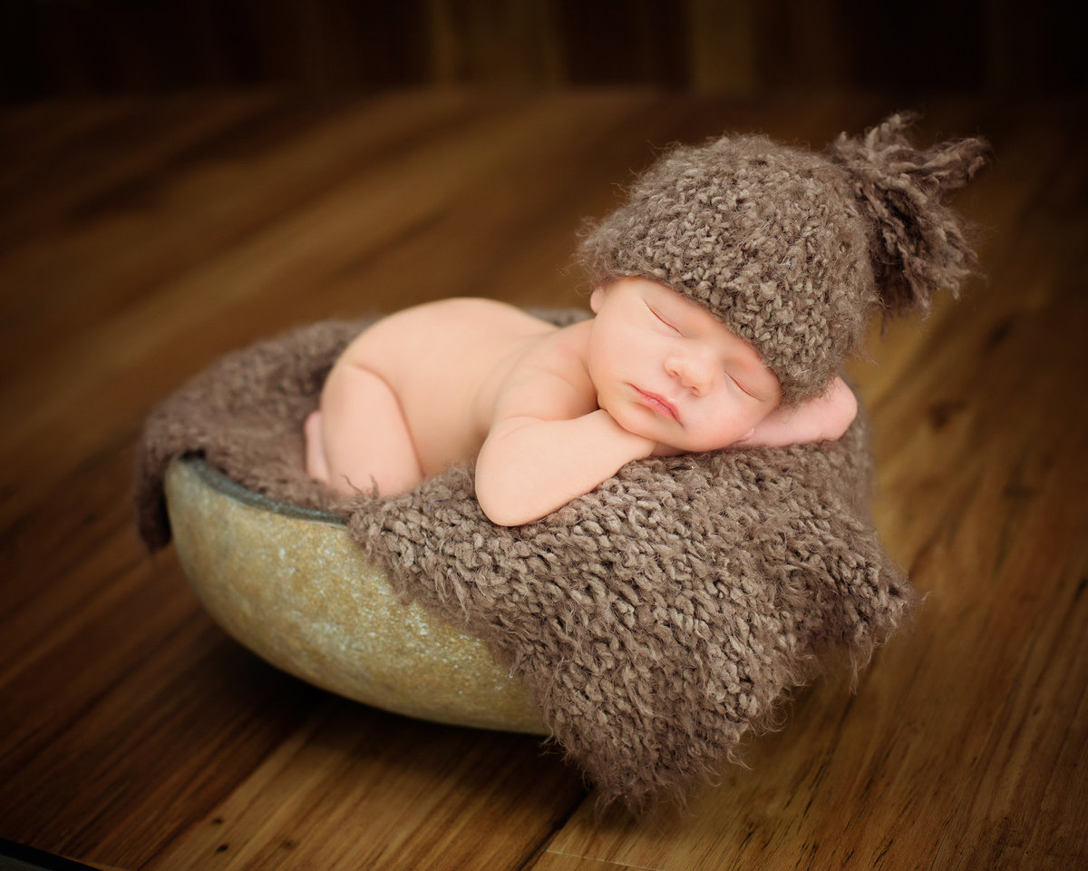 newborns in hats367