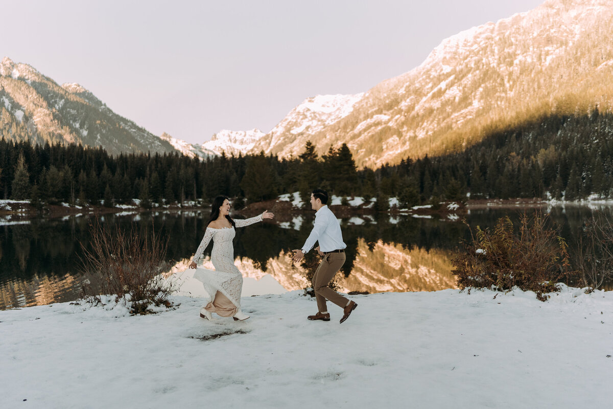 Joyce Li Photography Destination Wedding Elopement Engagement Lifestyle Portrait Photographer West Coast Seattle Washington California goldcreekpondengagement-39