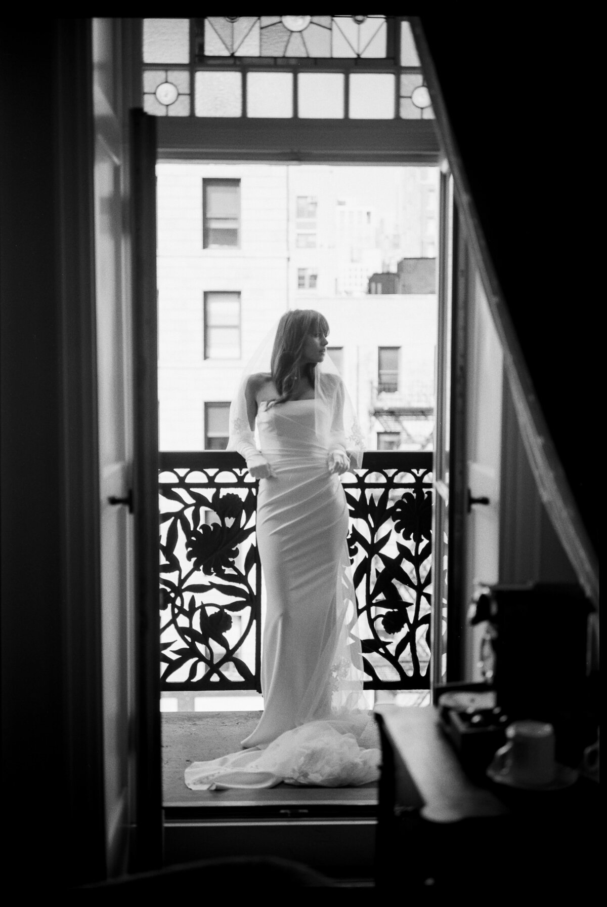 hotel-chelsea-wedding-madeleine-elliott-025