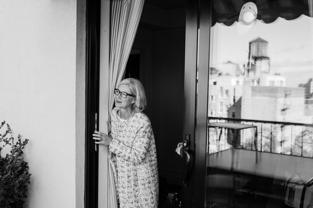 nyc-elopement-marlton-hotel-couple-portraits-5