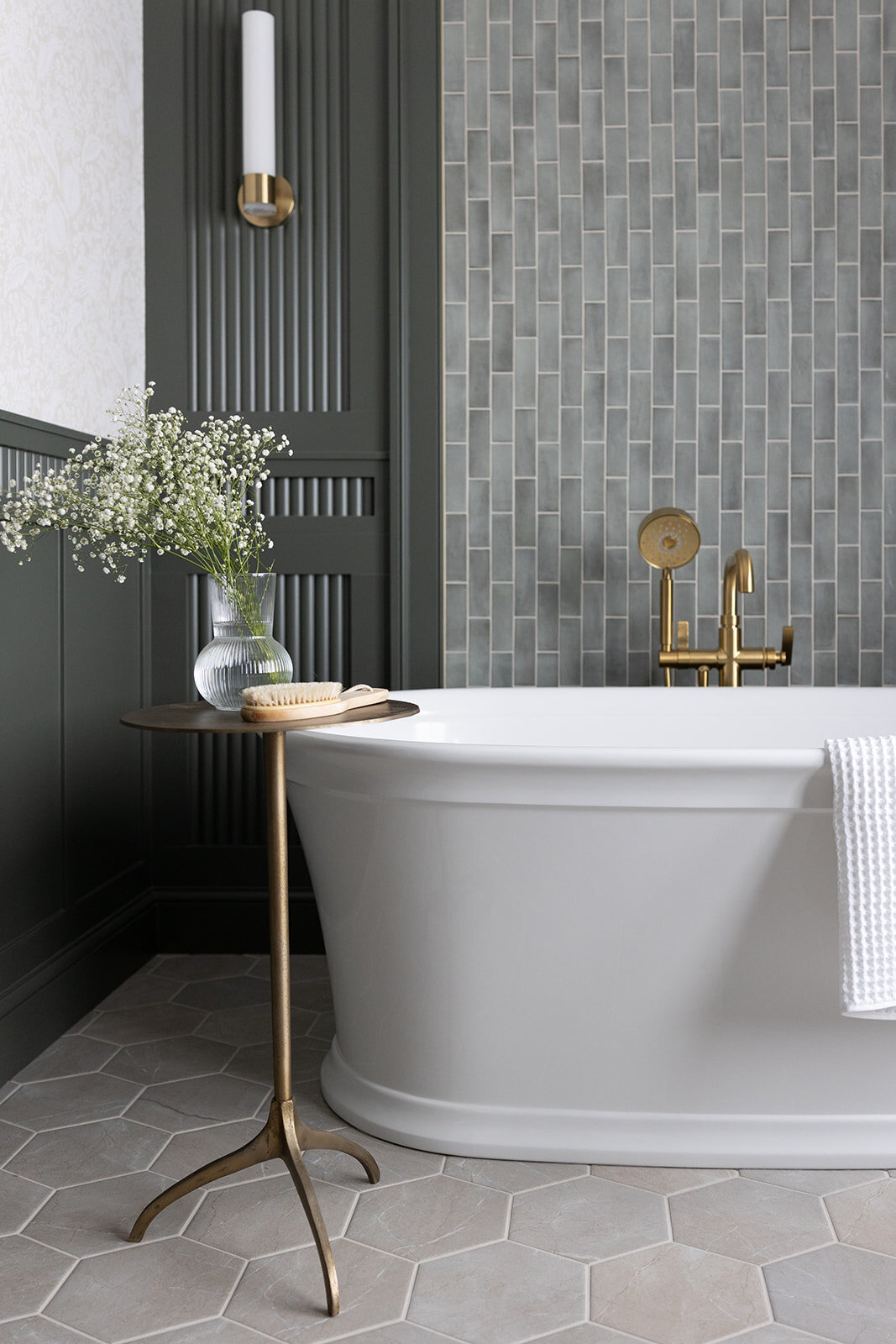 michele rosenboom design cozy colonial master bathroom 8