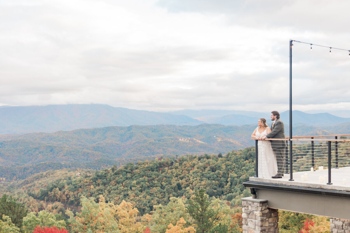 The-Trilium-Venue-Pigeon-Forge-Tennessee-Wedding-Willow-And-Rove-133