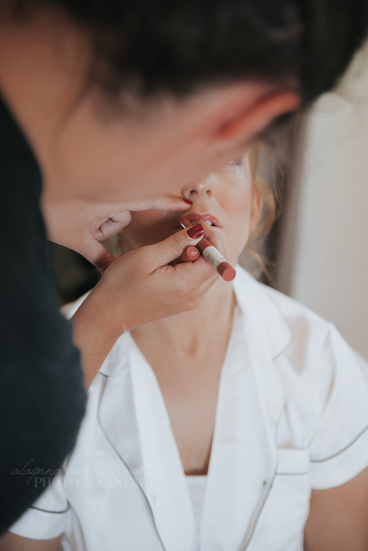 getting ready _ alaynna ann schwartz _ harpors vinyard _ iowa photographer _ playlife photography_0236