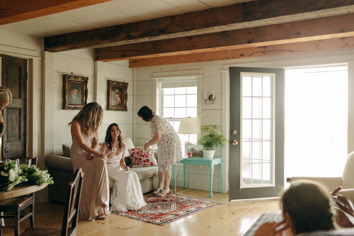 toronto-wedding-photographer-cressy-house-wedding-039