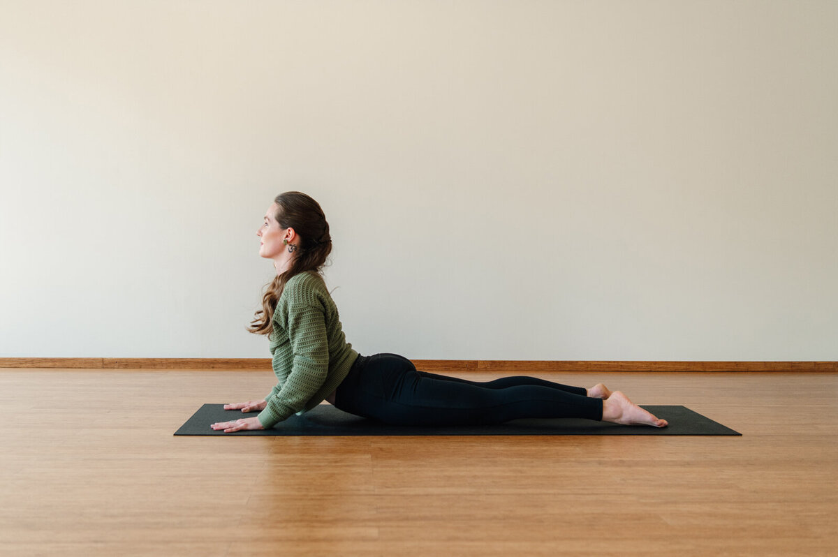 Reborn biedt 1 op 1 yogasessies, small group lessen en zwangerschapsyoga in onze yogastudio in Bornem, Dendermonde. Yogalessen, yogastudio, yoga voor zwangeren, privé yoga, holistische coaching.