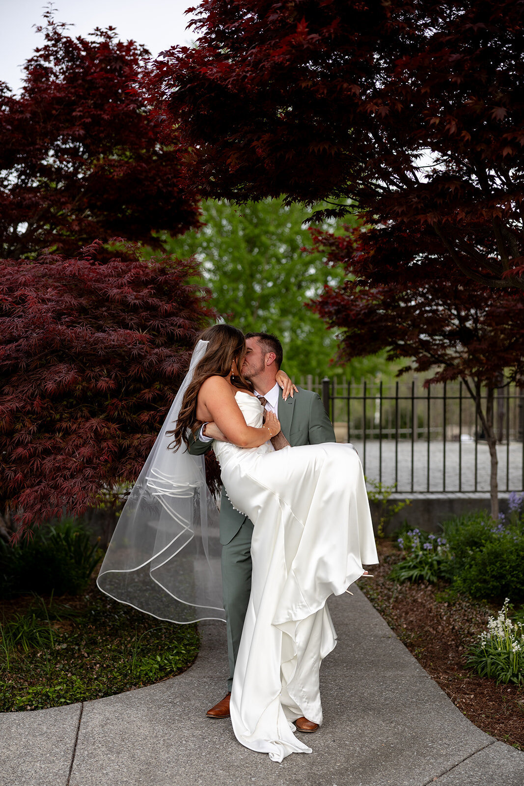 BluffViewArtDistrictWedding_1720