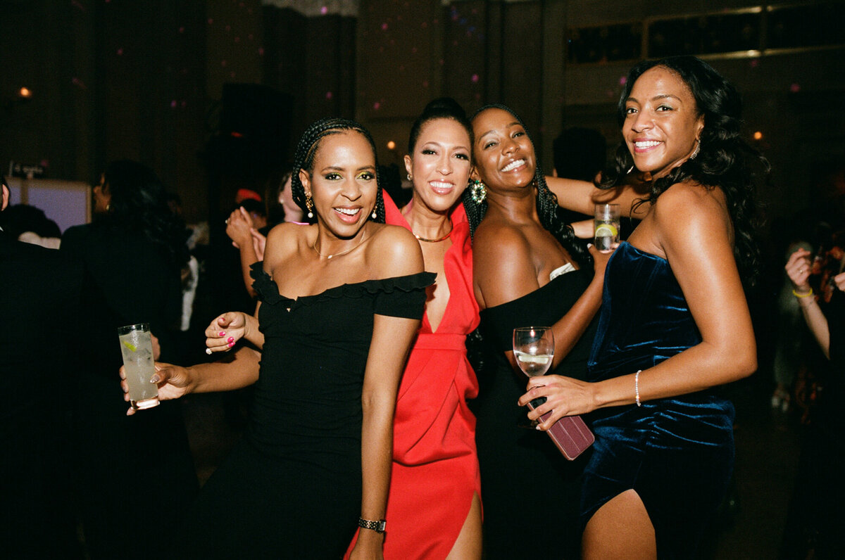 Real-Genuine-Wedding-Moments-Lance-Nicoll-30