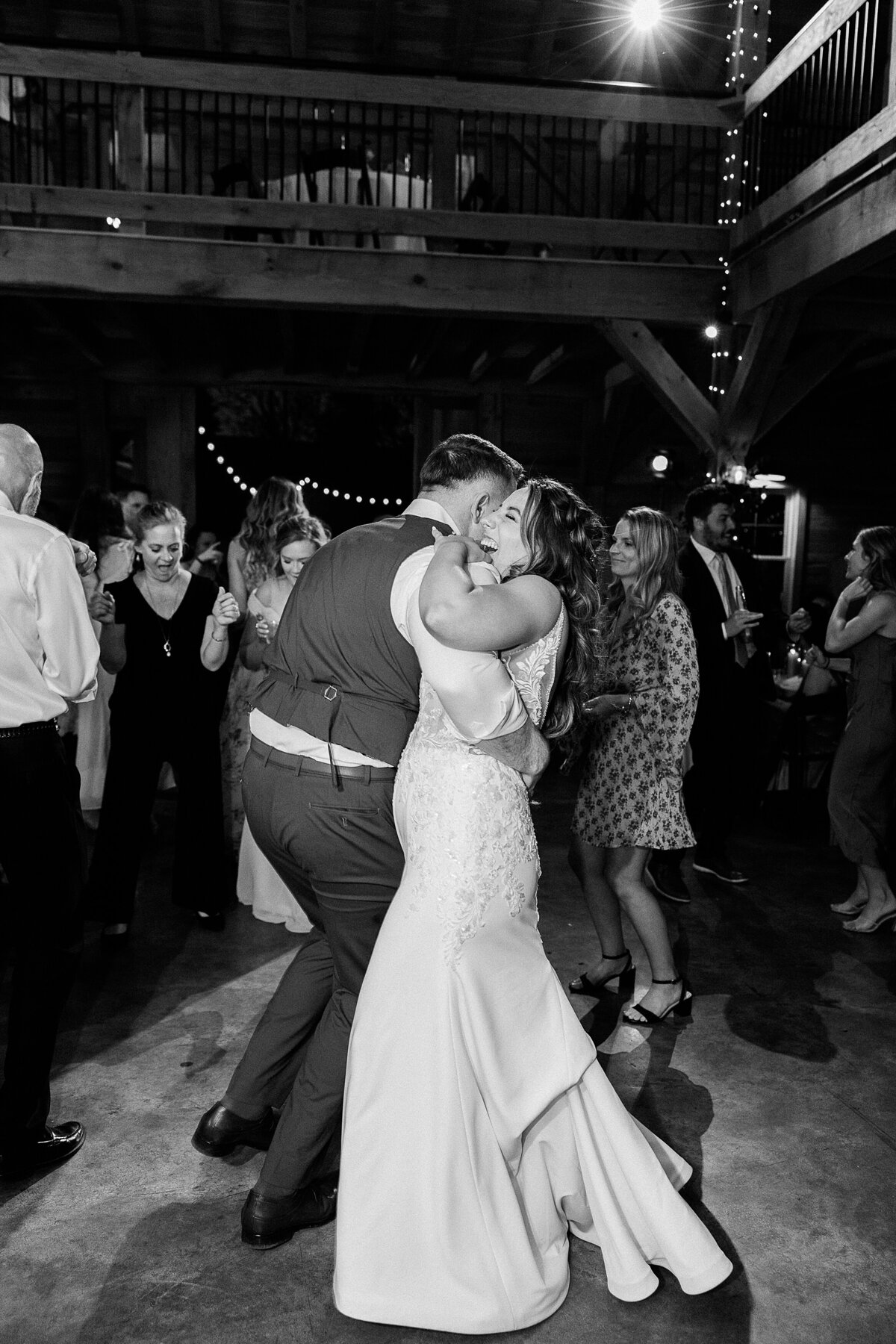 the-oak-barn-at-loyalty-leesburg-wedding-rebecca-dotson-photography_0051