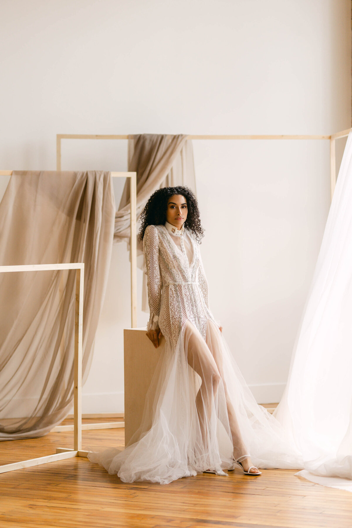 515-Cool-Girl-Bride-Inspiration-at-Toronto-Carpet-Factory-Creative-2