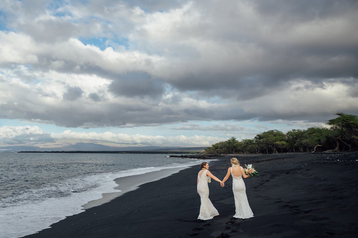 kiholo-black-sand-beach-elopement_0099