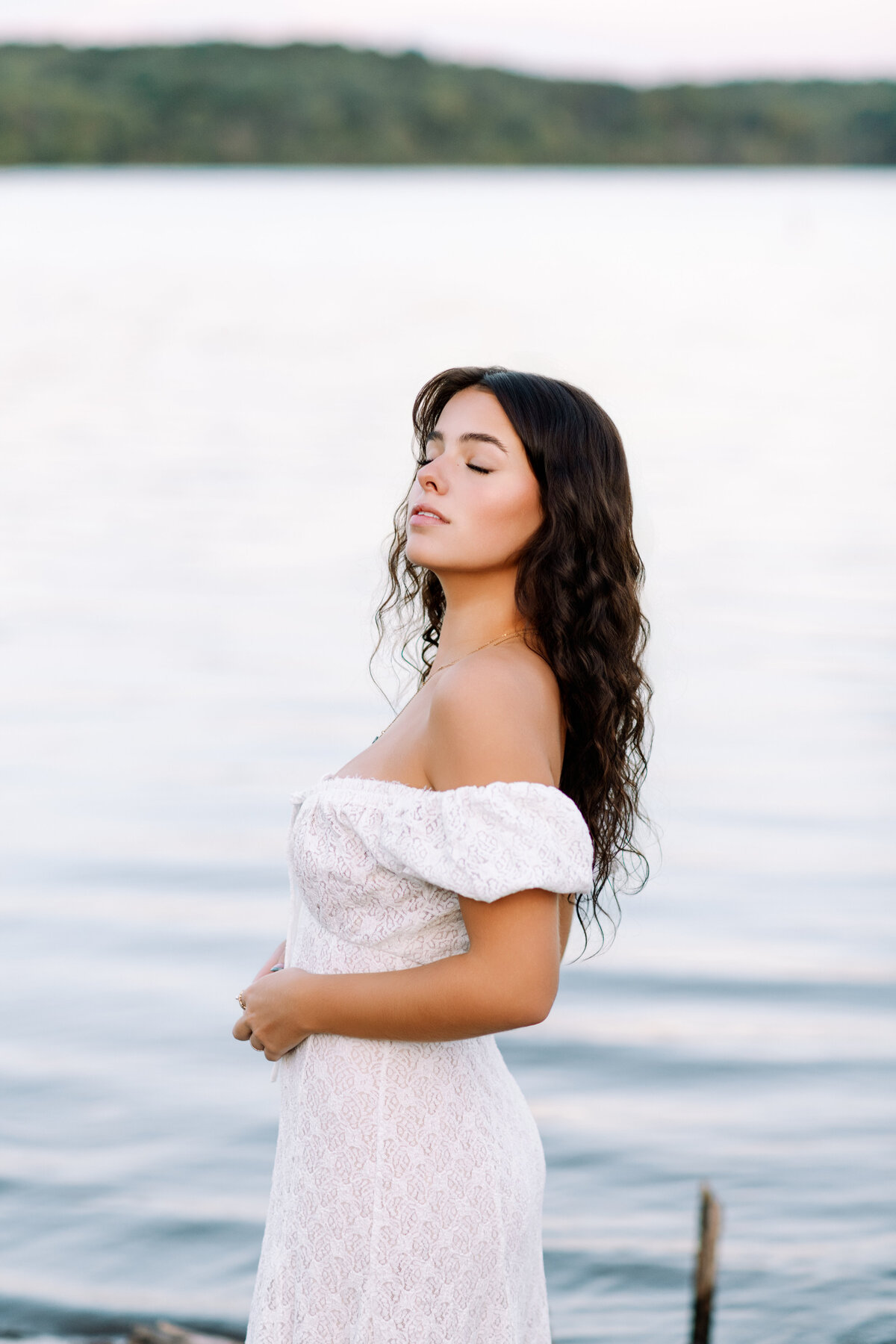 Kansas City Senior Pictures at a lake
