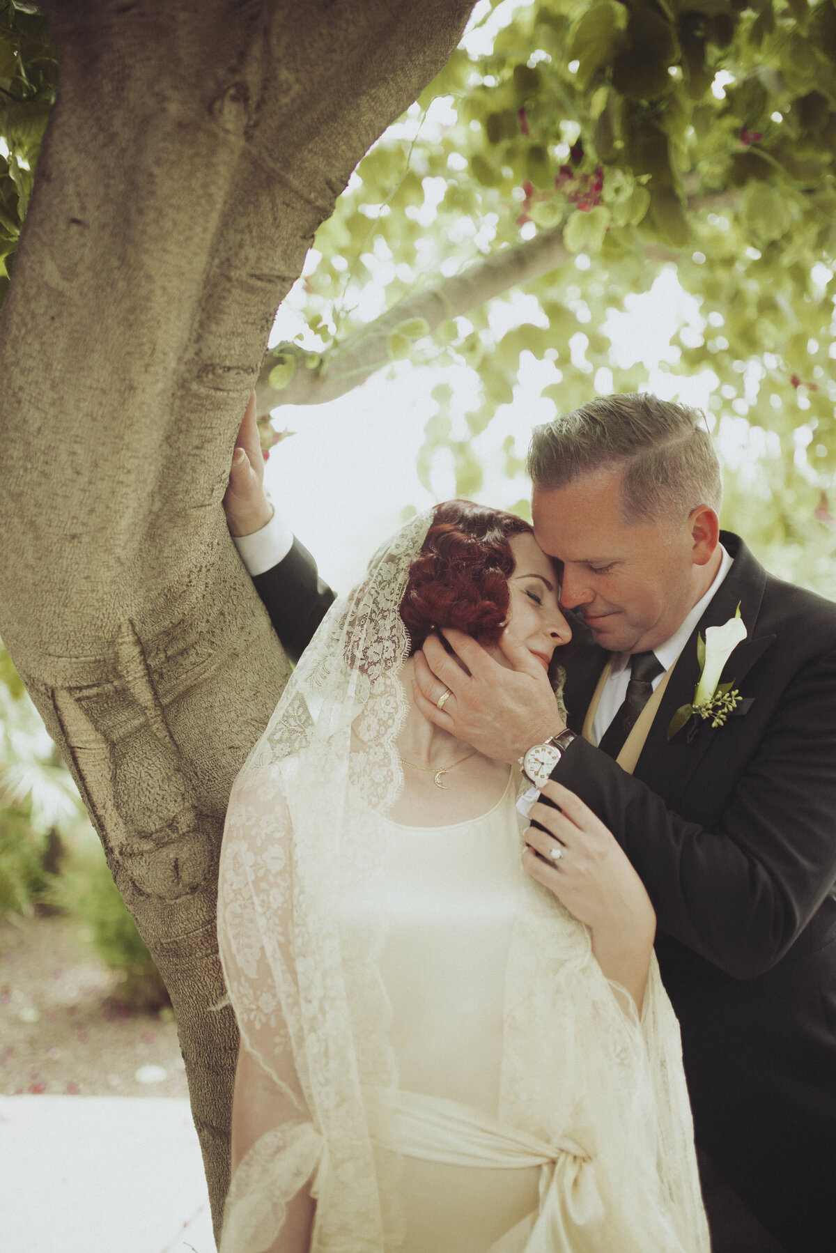bride-and-groom-portraits-arizona-wedding-photographer-vintage-bride-diy-Iowa-wedding-Photographer-Playlife-Alaynna-Ann-Schwartz20230311_0617