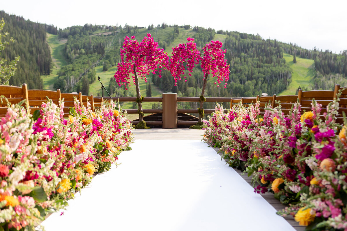 43-stein-eriksen-lodge-colorful-summer-wedding-ahp