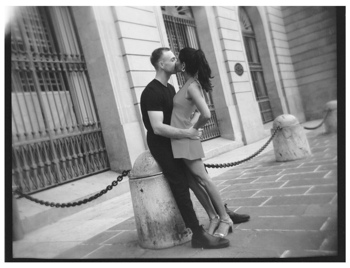 Maegan-Brown-Moments_20250526_Wedding_Kahani-Nick_Barcelona-Portraits-Shoot_Hucks_Film_004-Copy1