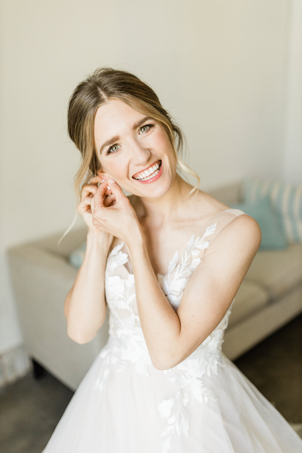 This bride and her perfect smile belong on the cover of a magazine!