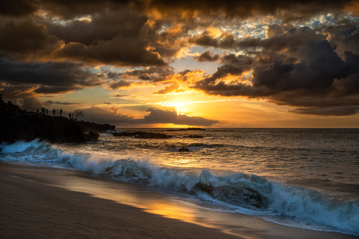 2018-10-4-275A7824-waimea-bay-sunset