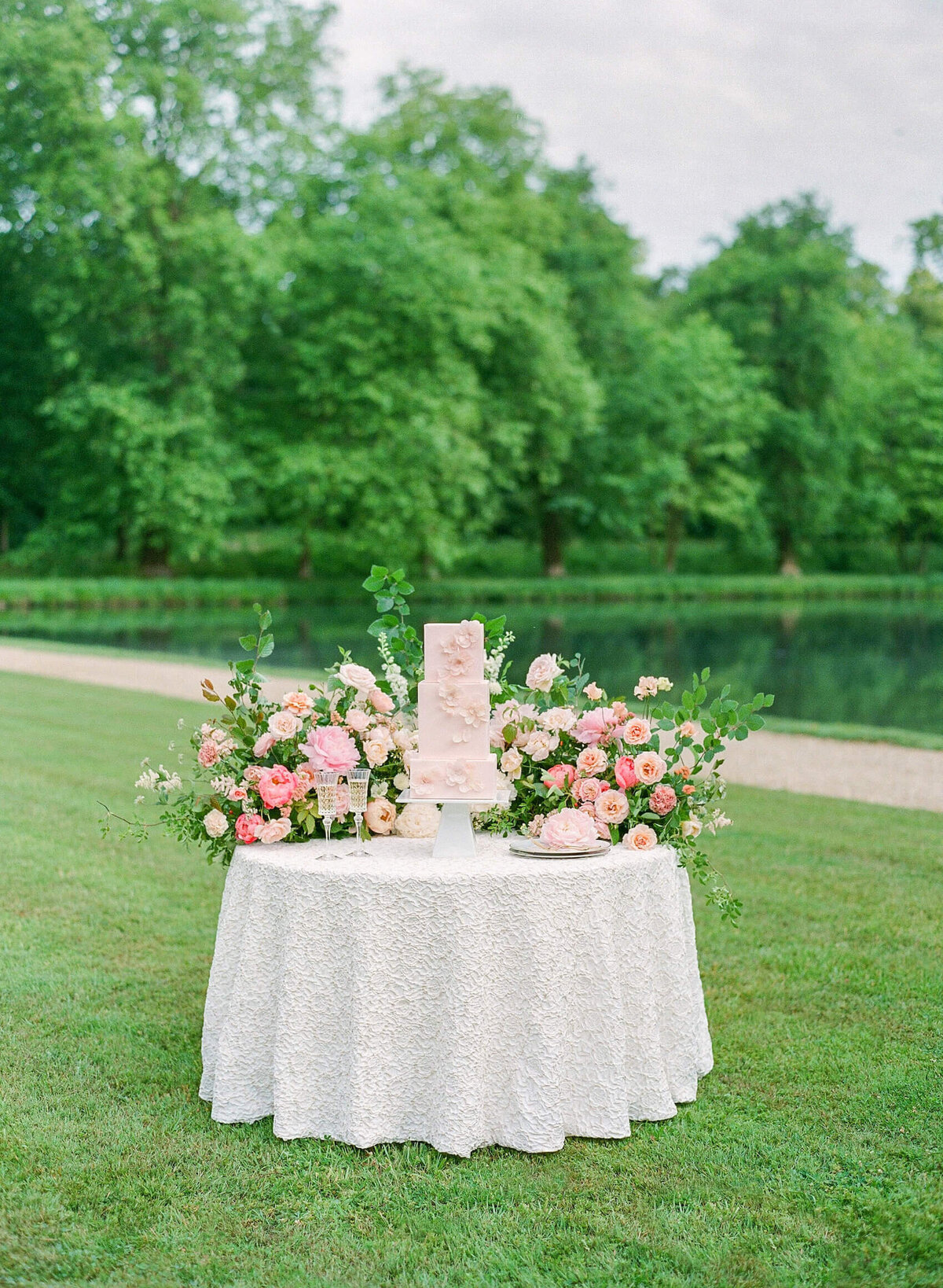 Chateau-de-Villette-wedding-florist-Floraison44