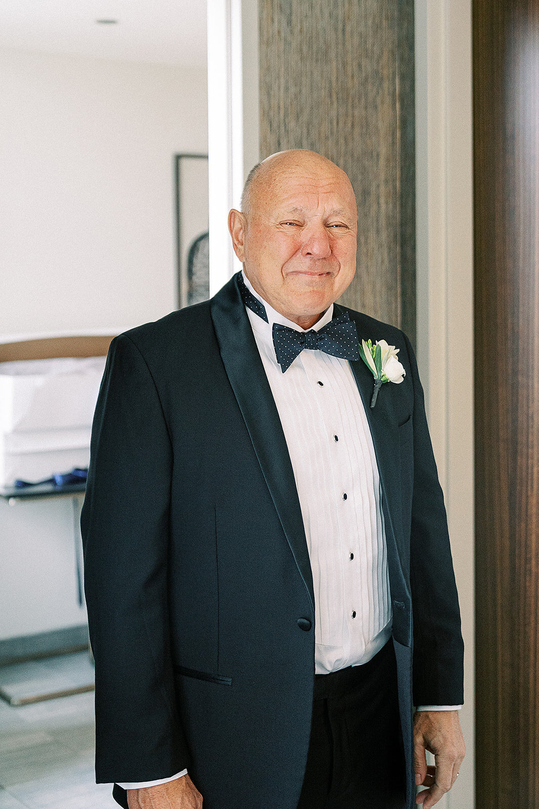father-of-the-bride-happy-tears-london-house-chicago-hbicweddings
