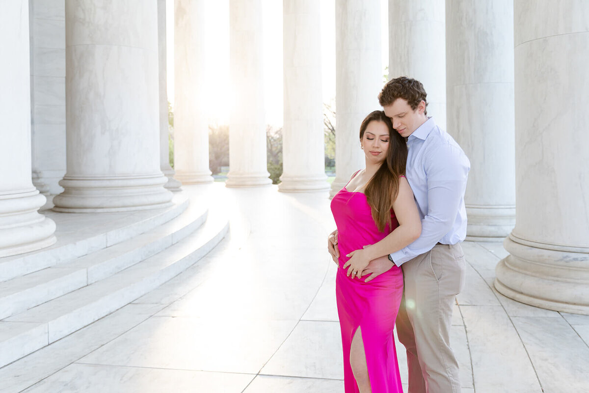 engagement session at Jefferson Memorial