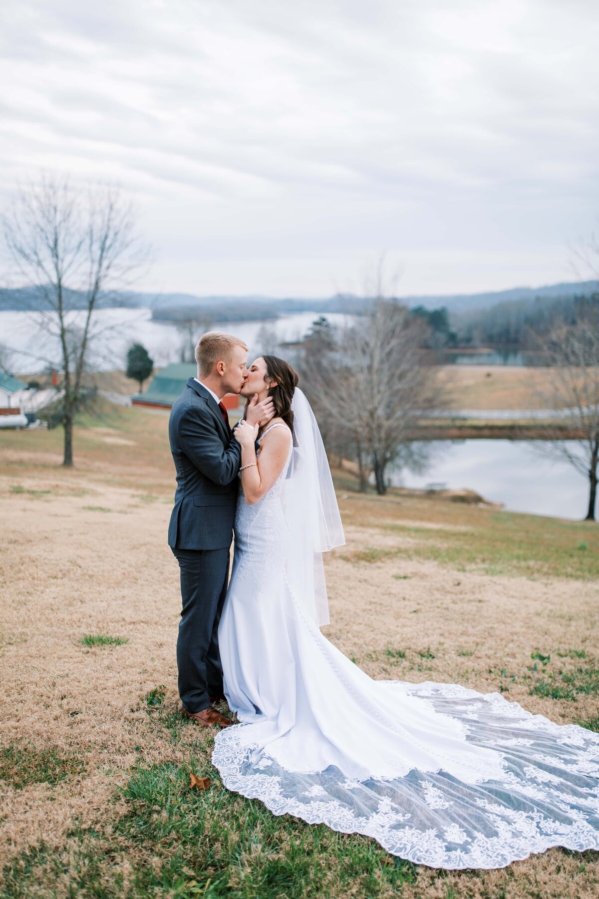 Danielle-Defayette-Photography-Whitestone-Country-Inn-Knoxville-Wedding-2020-362_1