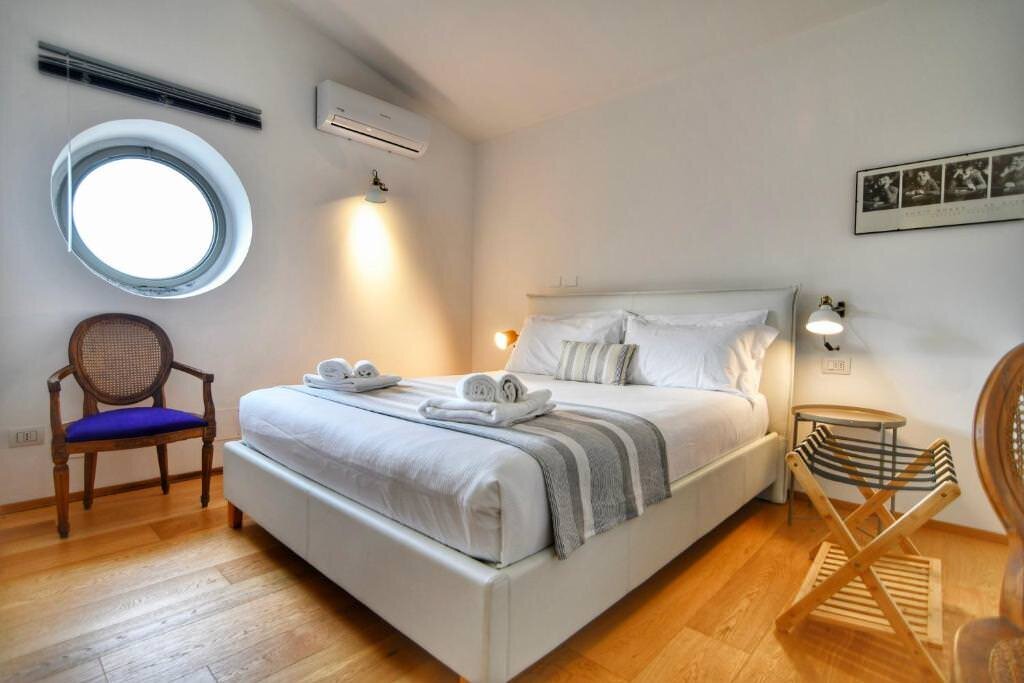 Villa La Tenuta - Umbria - Interior - 7LivesCollection - loft_6