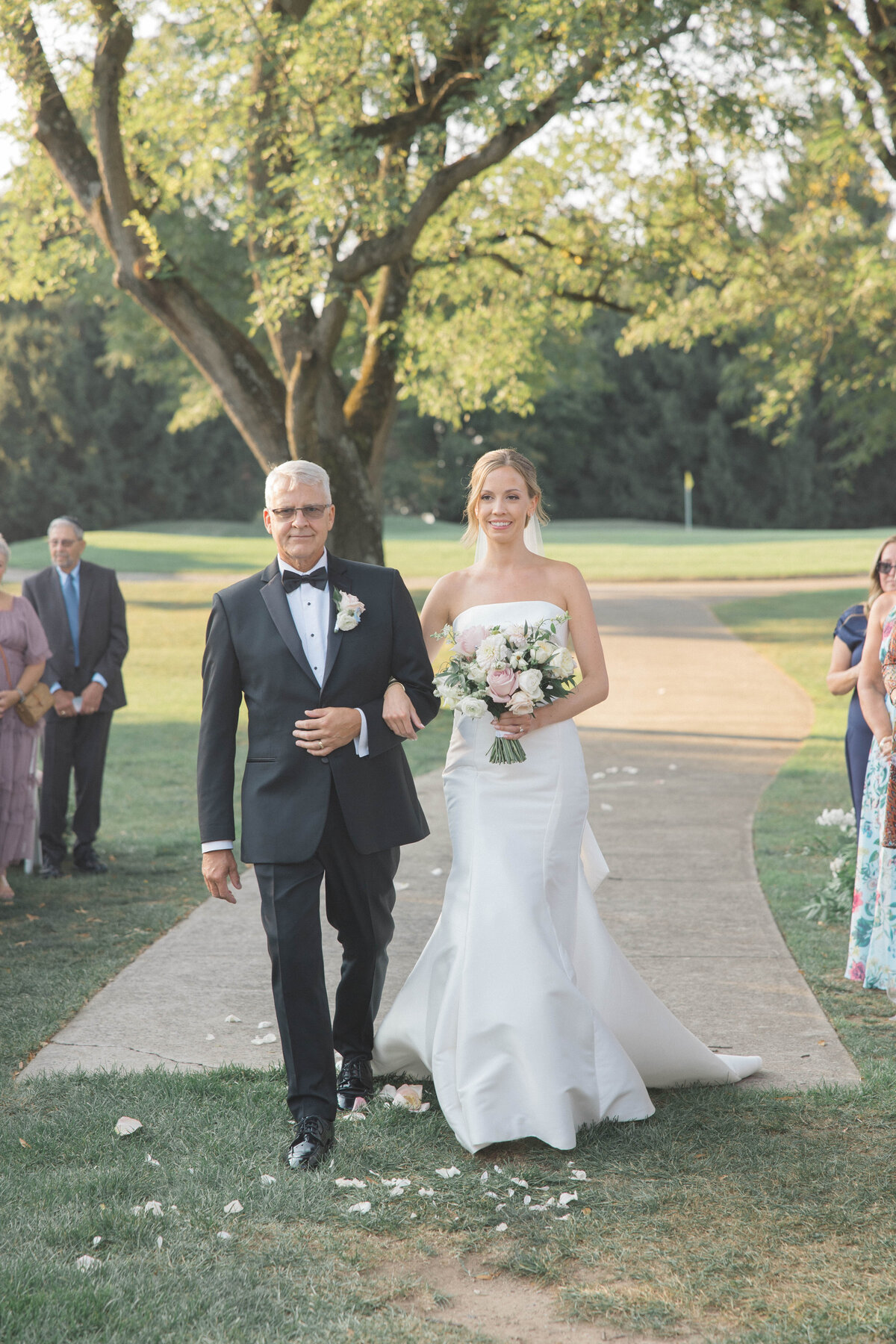 Molly Sue Photography New Jersey + East Coast Wedding Photographer Romantic Imagery Engagement Lifestyle Heirloom Wedding Albums49656