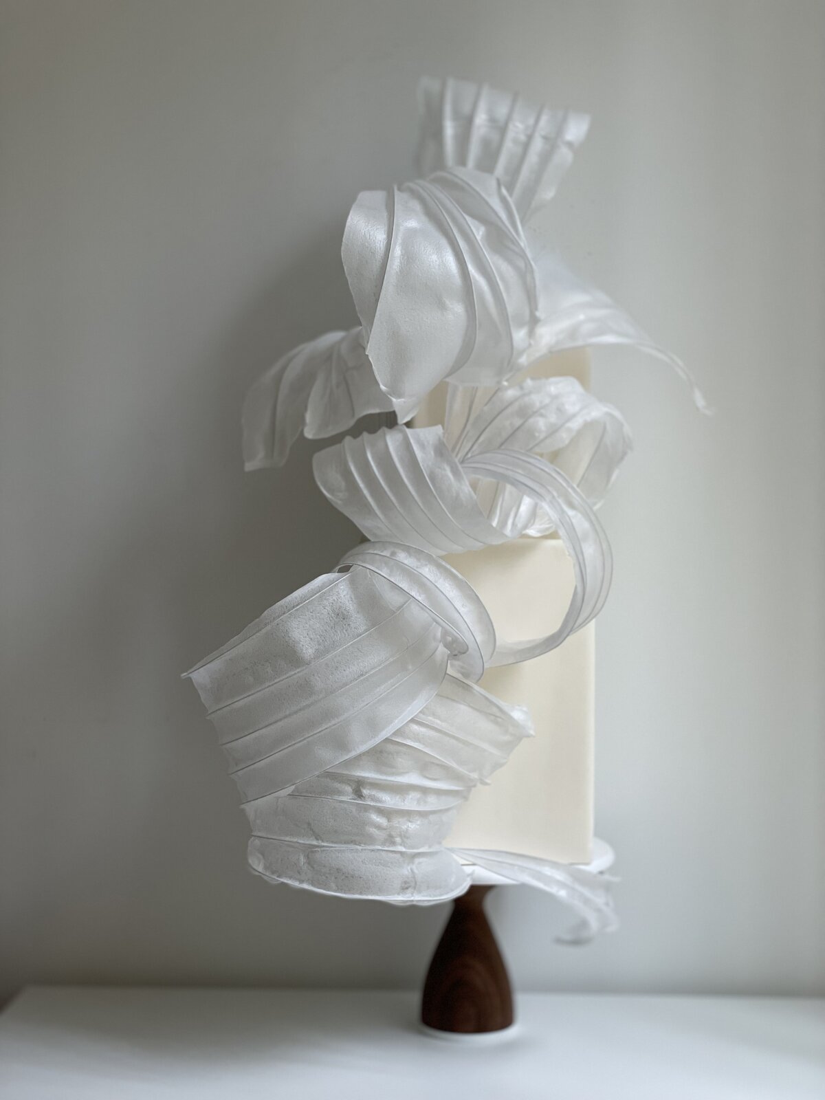 sculptedwaferpaperweddingcake