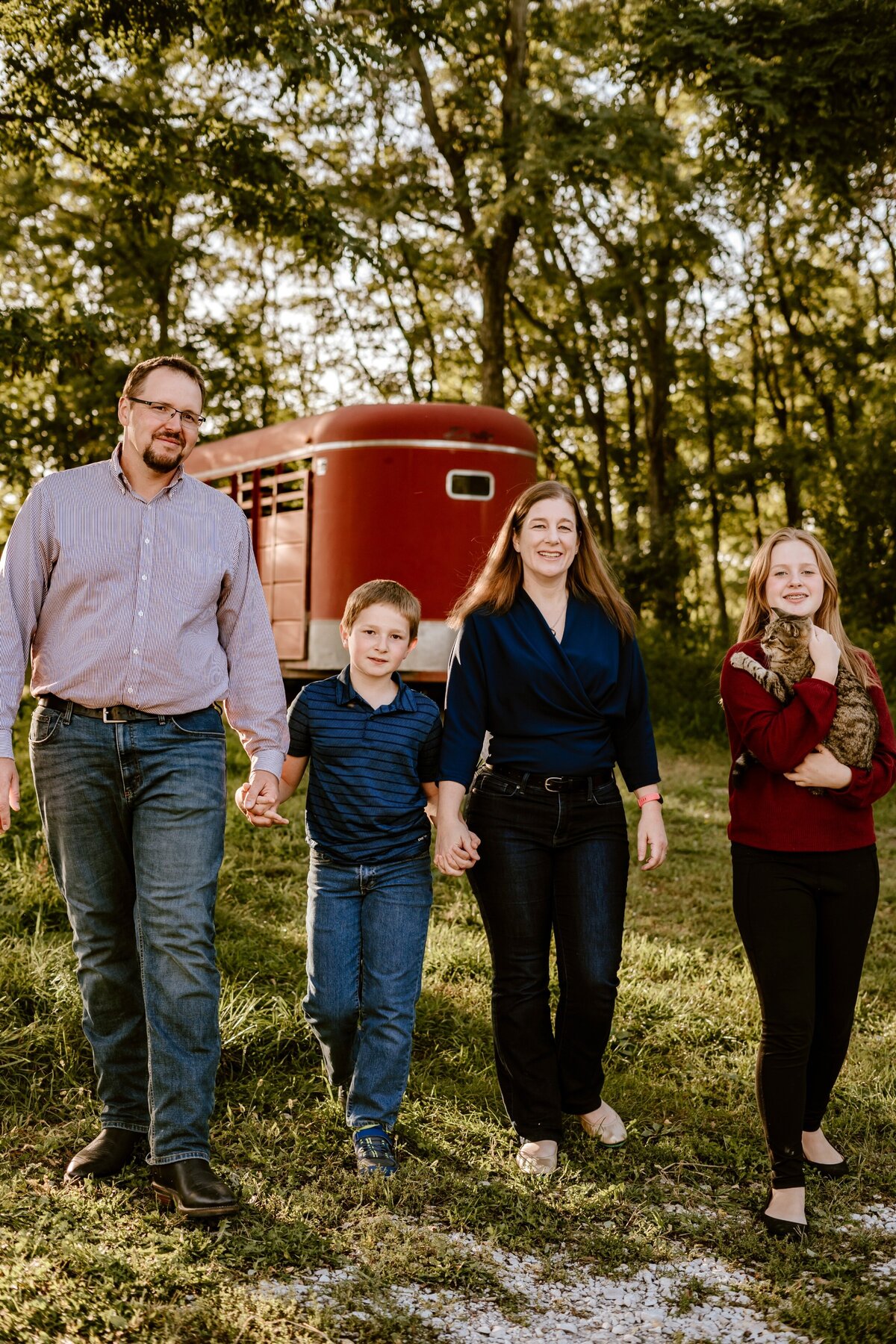 farm-family-walking-photo-session-iowa-storyteller-collective-photo-co