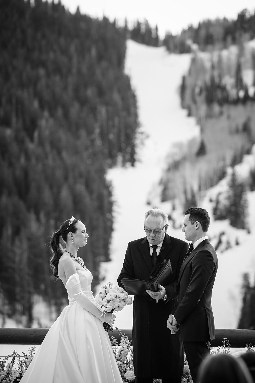 stein-eriksen-lodge-winter-park-city-wedding-pepper-nix-433L-1057bw