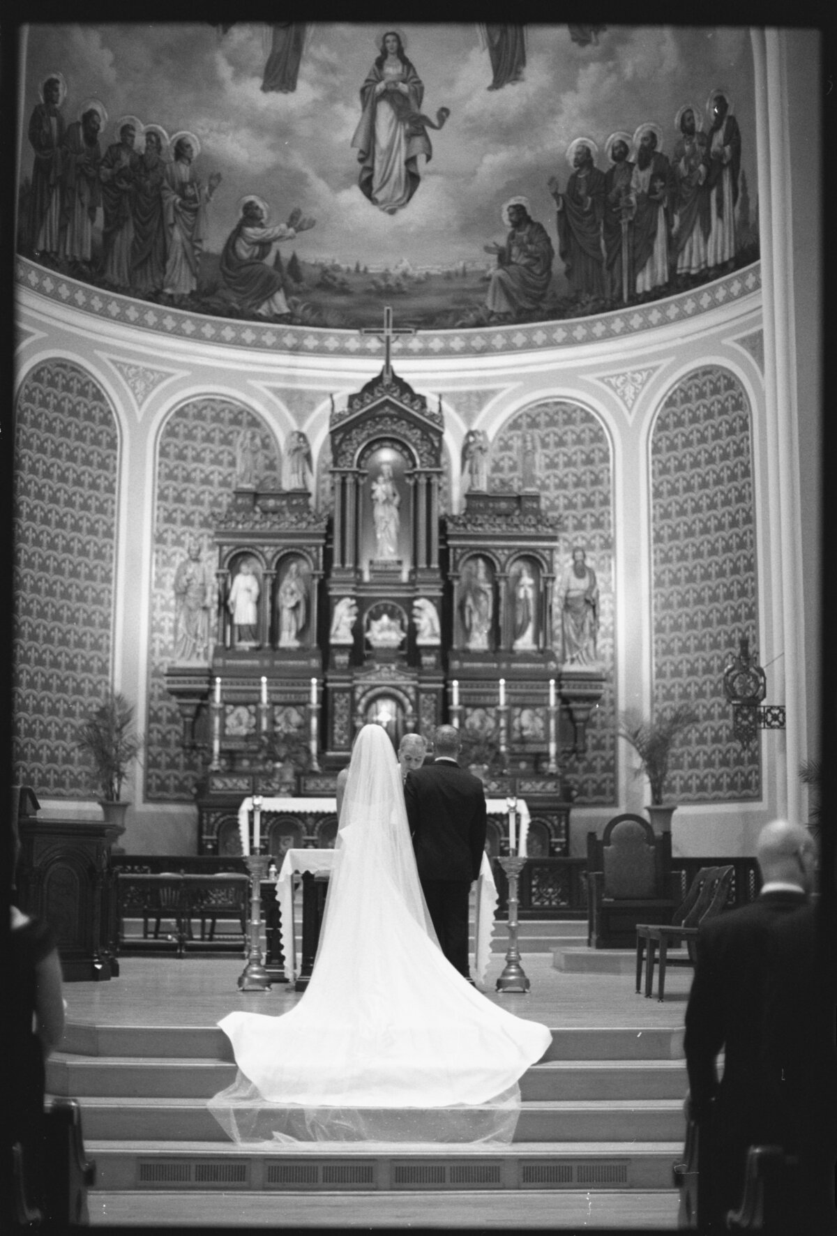 loui_photography_minneapolis_summer_wedding_stacy_tommy_film-7