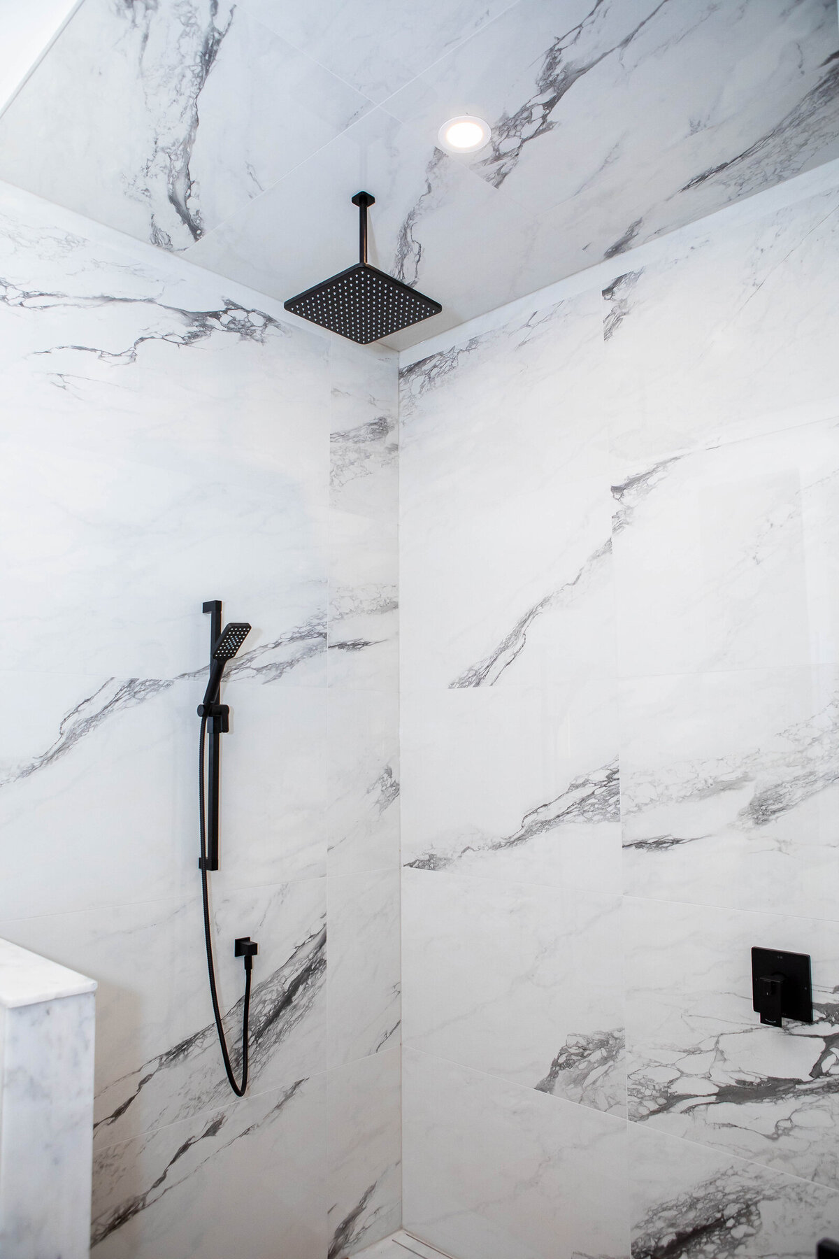 black-white-marble-shower