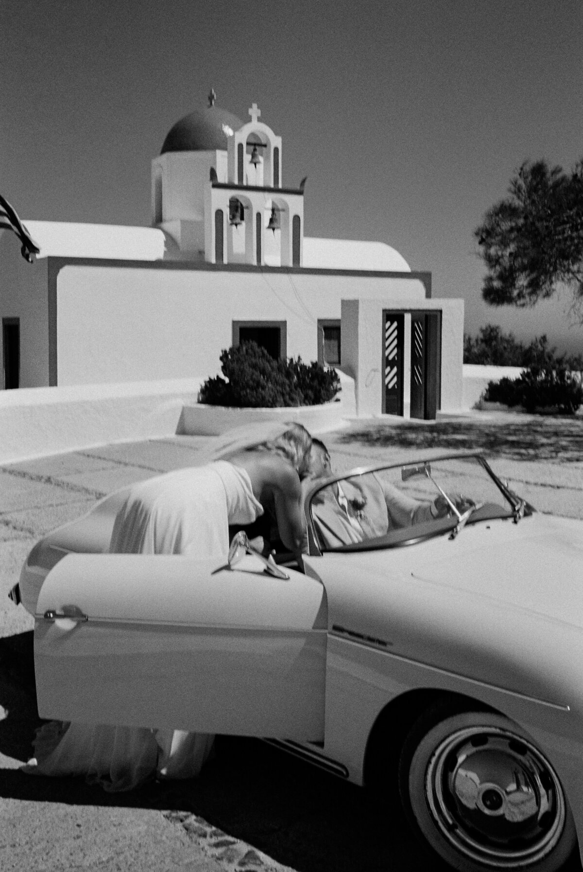 santorini-summer-elopement-film-greece-island-elegant-timeless-vintage-69