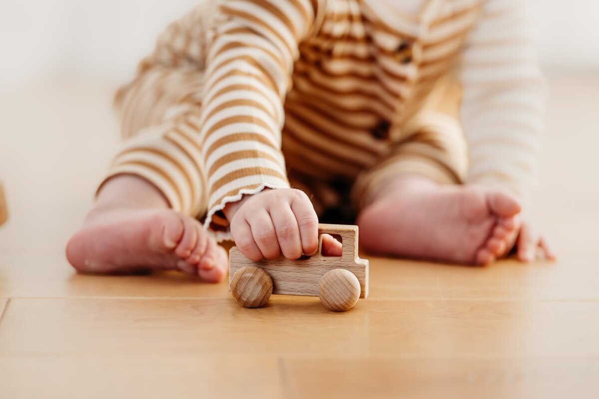 toddler-photos-toes