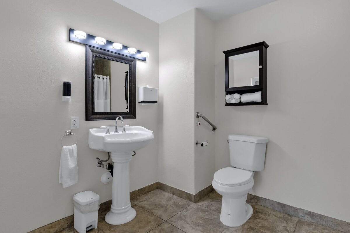36-web-or-mls-17814-n-56th-st