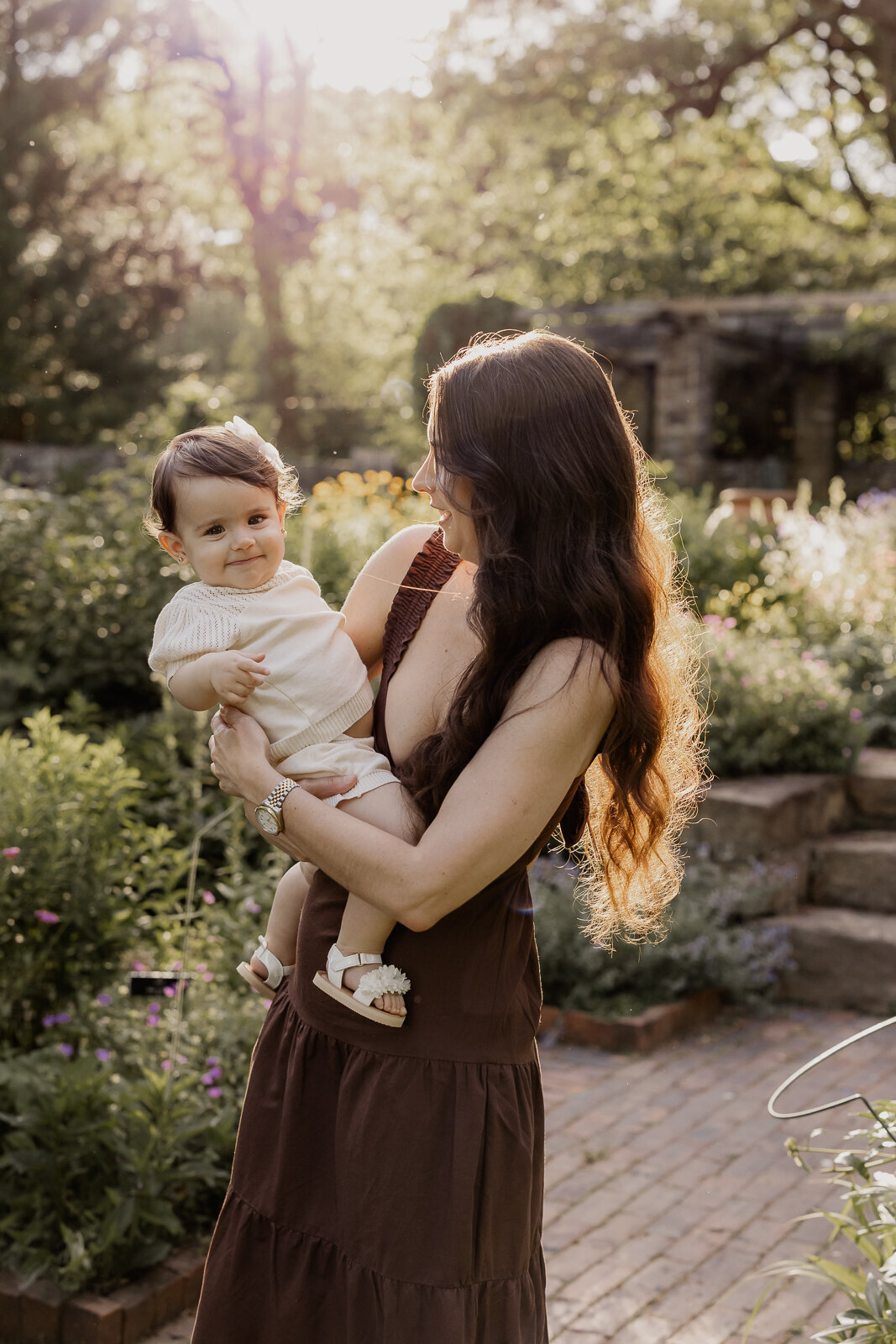 family photoshoot at cross estate gardens nj