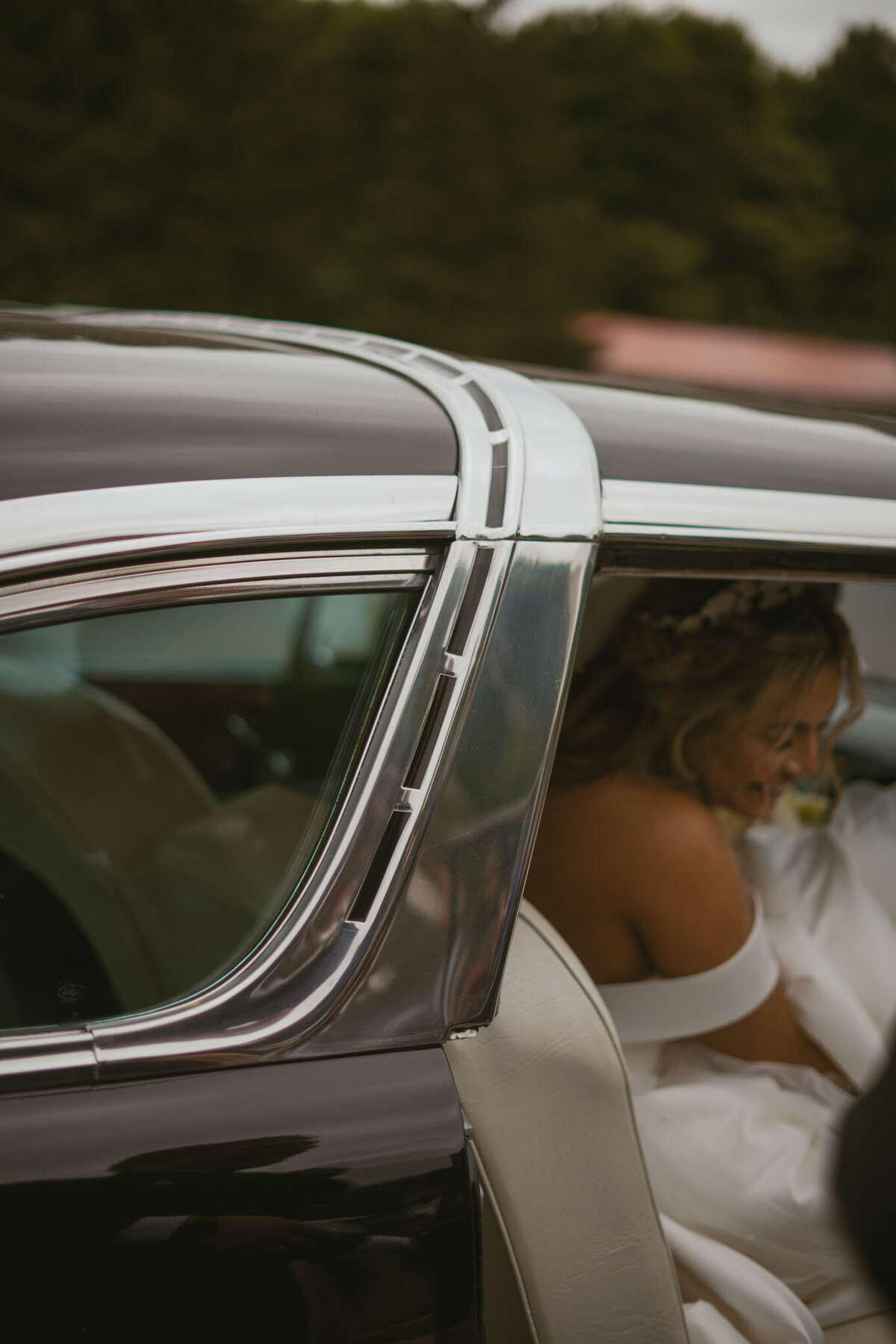 Classic Neutral Michigan Wedding Photographer-07