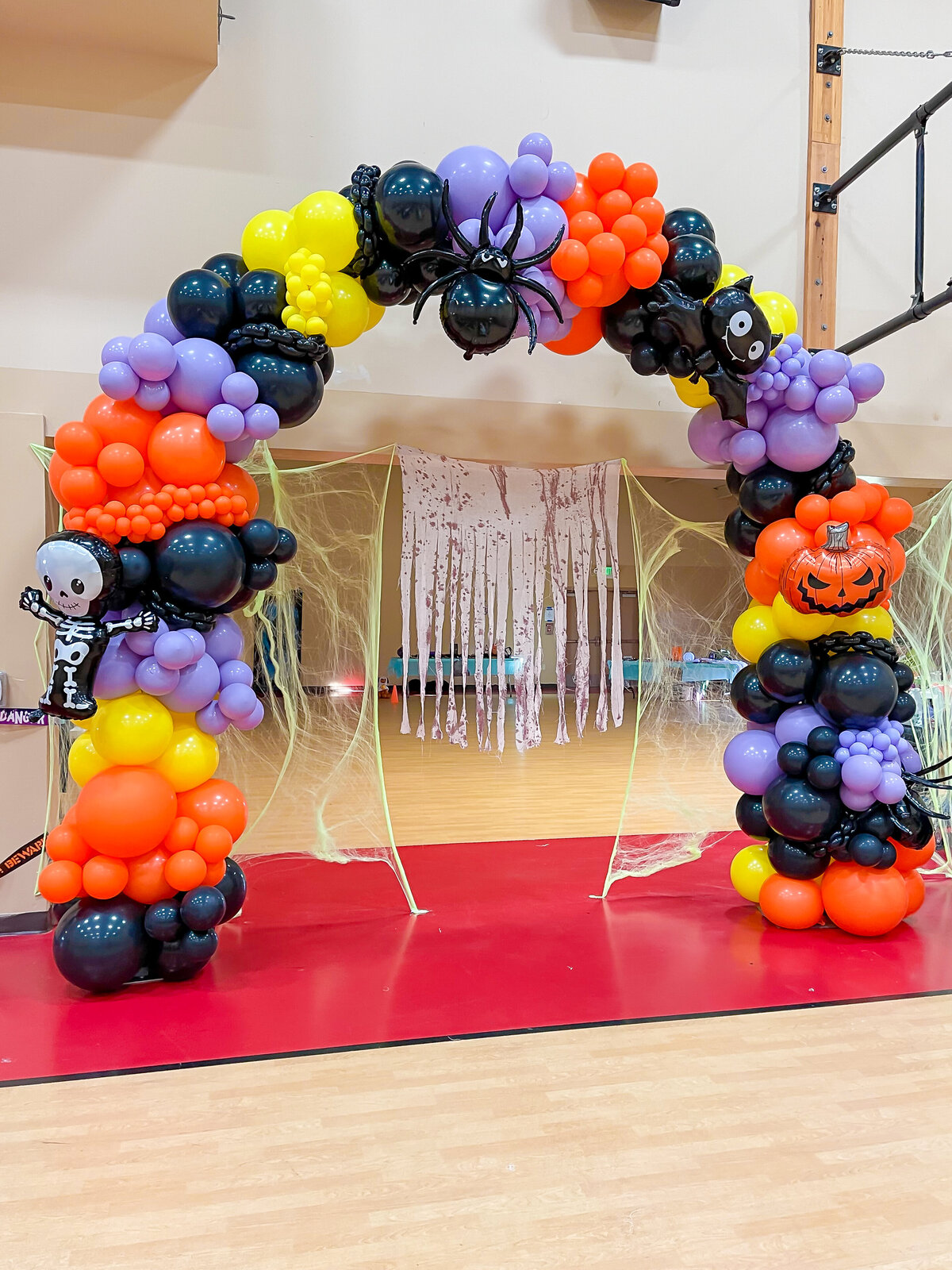 Halloween balloon arch Lynden WA