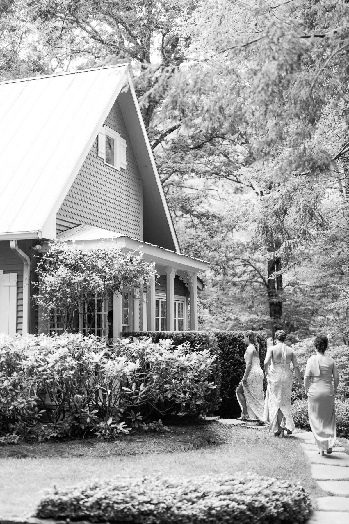 202507MeredithJGKendraMartinPhotography-159