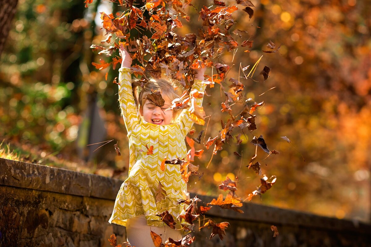 gorgeous fall colors in oklahoma city for portraits