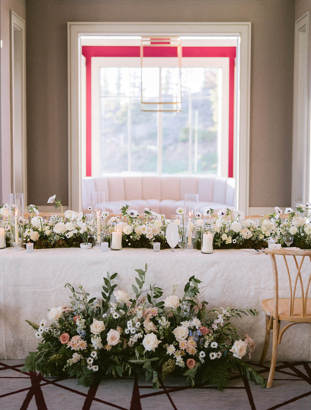 sharron-ian-aspen-mountain-club-wedding-head-table-3