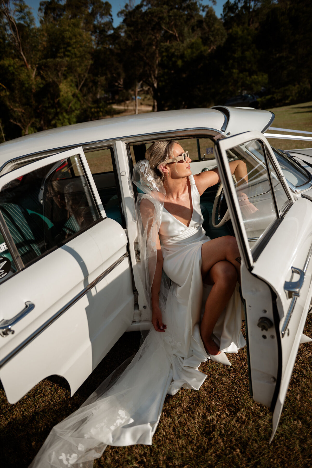 Bride-photoshoot-posing-ideas