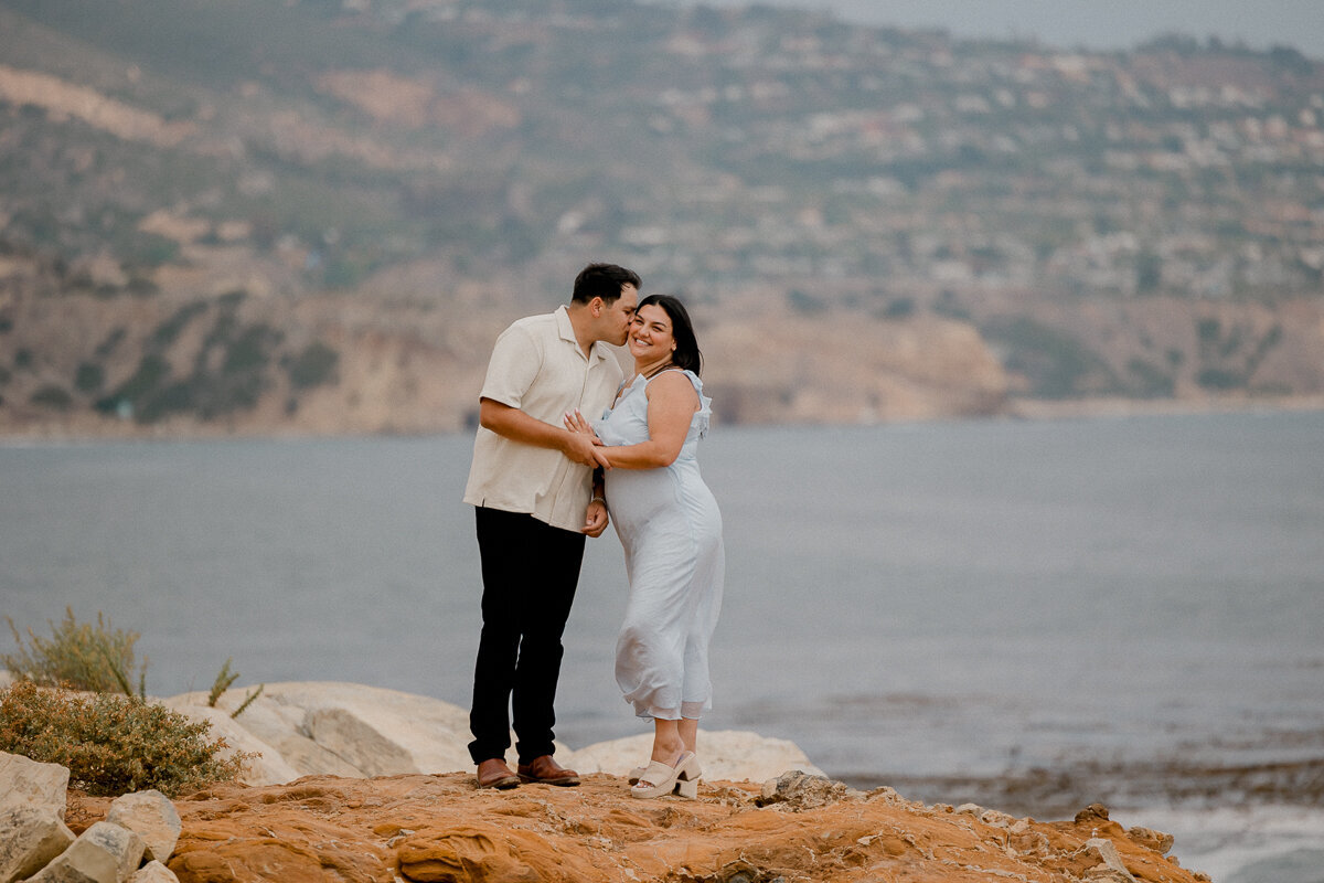 palos verdes engagement session terranea resort engagement photos portrait
