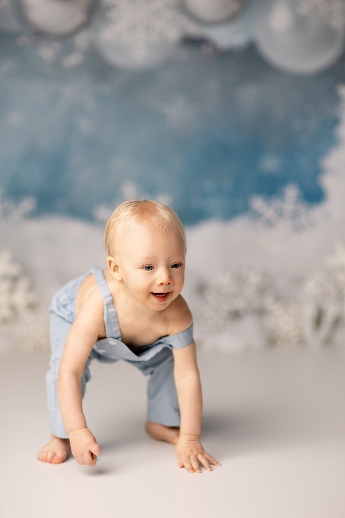best Springdale AR cake smash photographer,, cake smash photography near me Farmington AR. Rogers AR baby milestone sessions