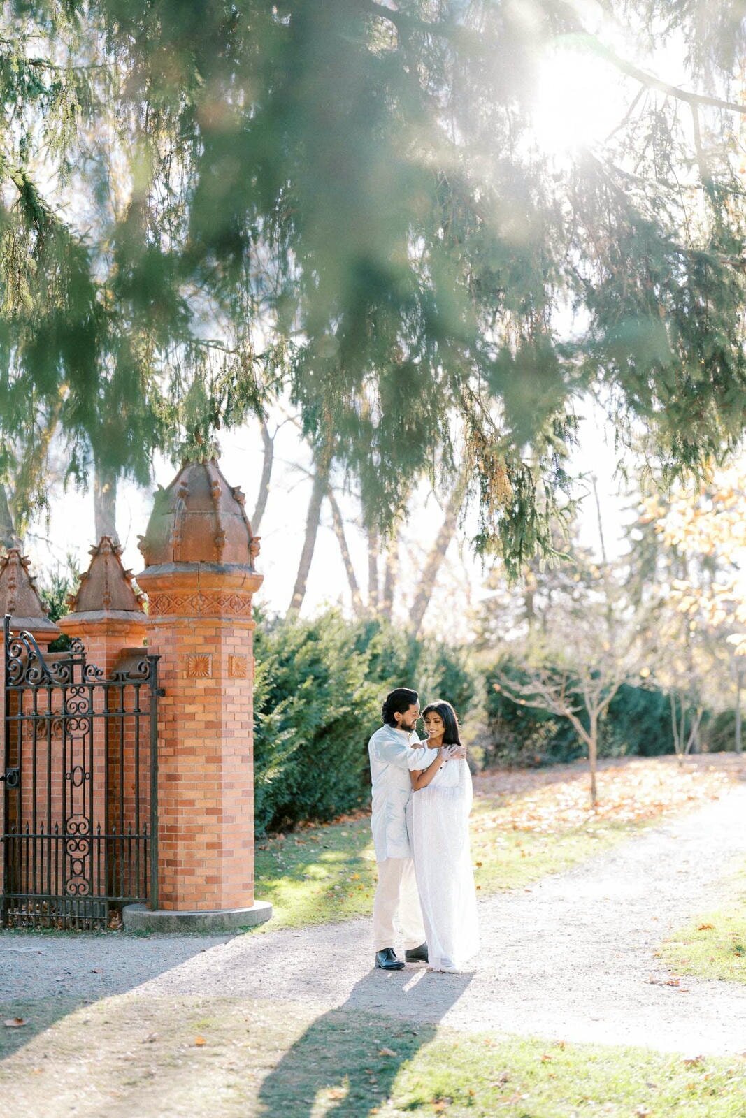 E4-Toronto-Engagement-Photoshoot-Judi-and-Raj-2024-11-03-2500px-1103
