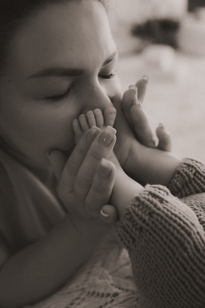 las-vegas-in-home-newborn-mom