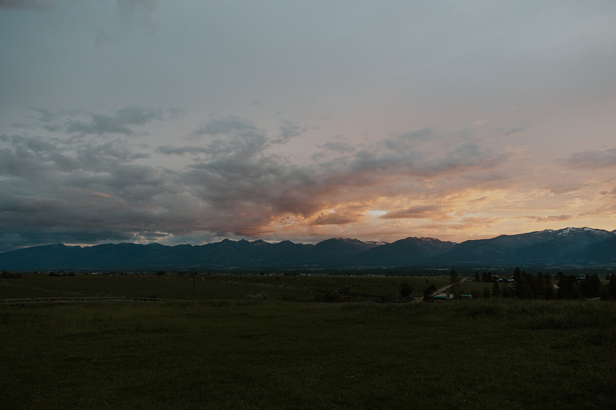 presley-gray-cowboy-luxury-montana-wedding-9558