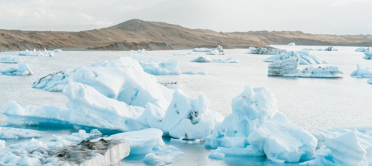 icebergs floating in the Jokulsarlon Glacier Lagoon during an Iceland destination vow renewal