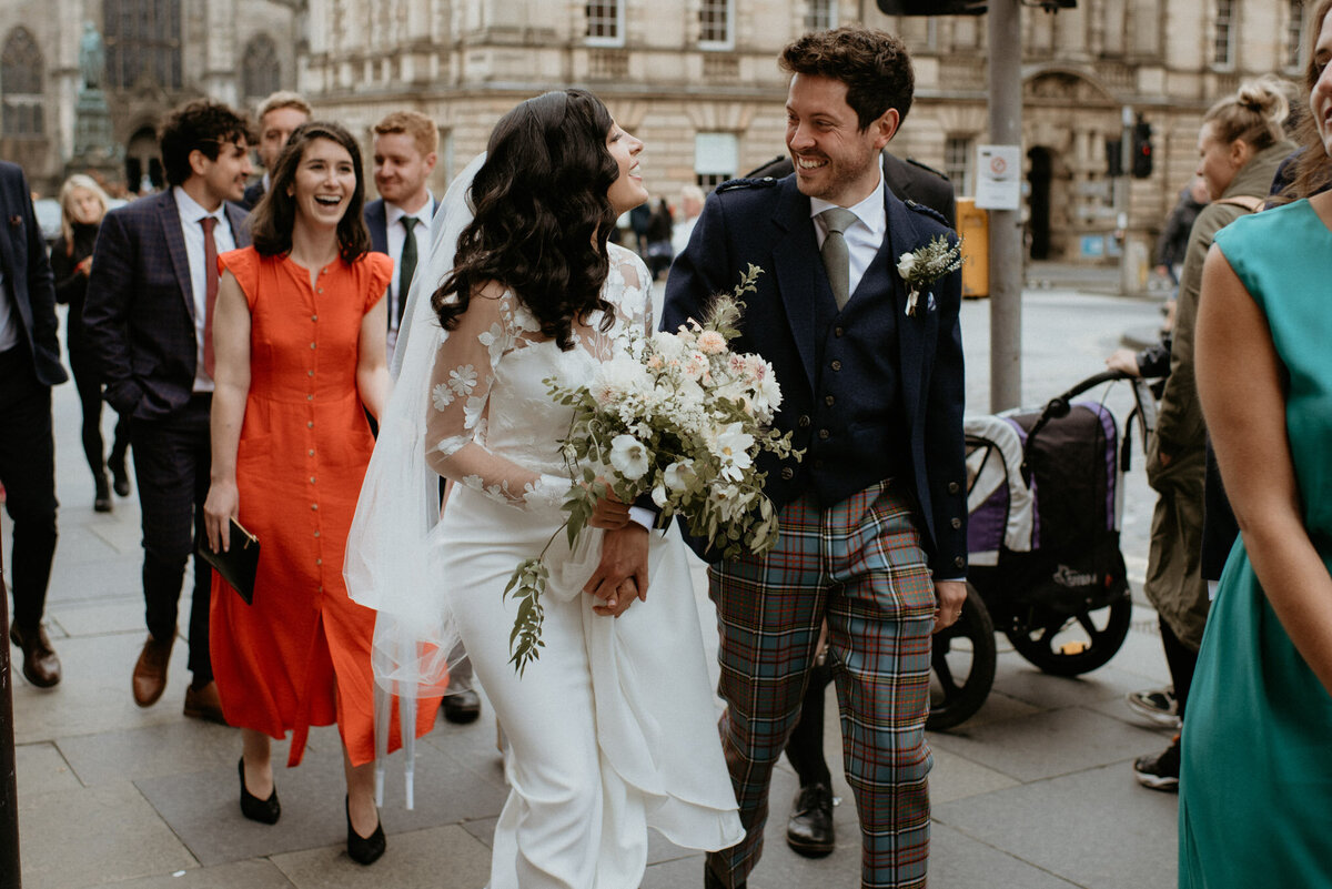Intimate-edinburgh-city-wedding-1