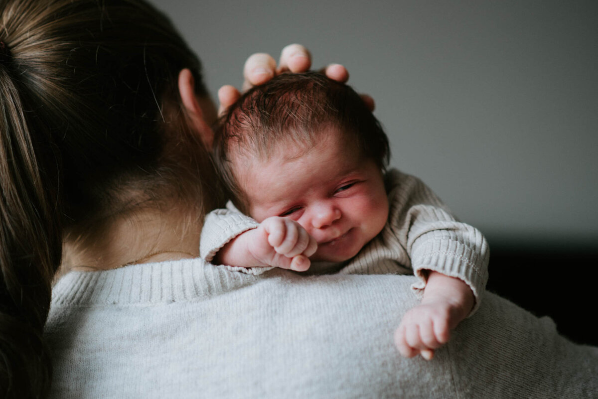 2024 Webseite Neugeborene Portrait Porträt Fotograf Aachen Fotostudio Babyfotos Newborn © Sarah Thelen-20